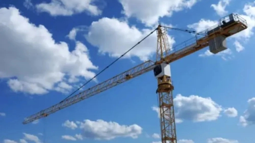 Tower crane and workshop elevator in Qazvin